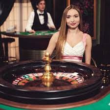 Antarmuka aplikasi bw slot menampilkan menu permainan dan opsi deposit